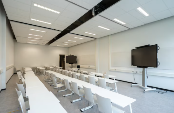 What to Look for When Booking a Conference Room Rental